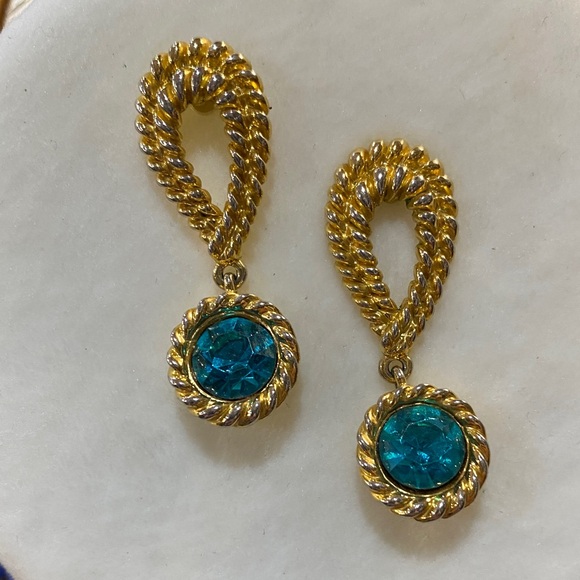 Jewelry - Vintage Pierced Earrings
